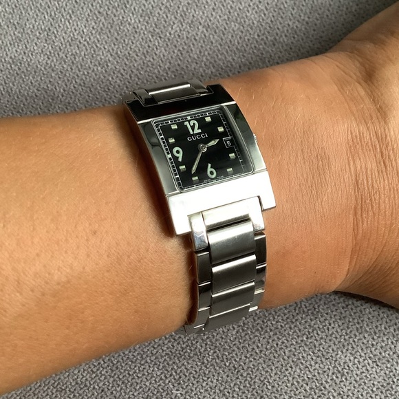 Gorgeous ladies GUCCI stainless steel watch 🌹🌹🌹 - Picture 1 of 12